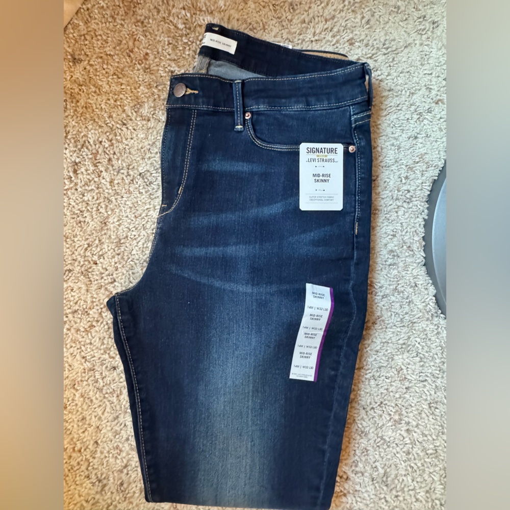 Denizen Signature Women's Blue Jeans